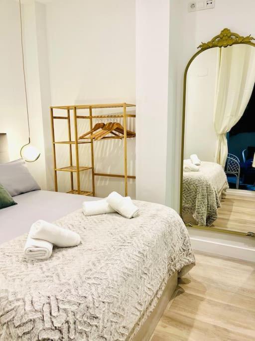 Apartament New Luxurious Studio With Patio/Center Malaga Zewnętrze zdjęcie