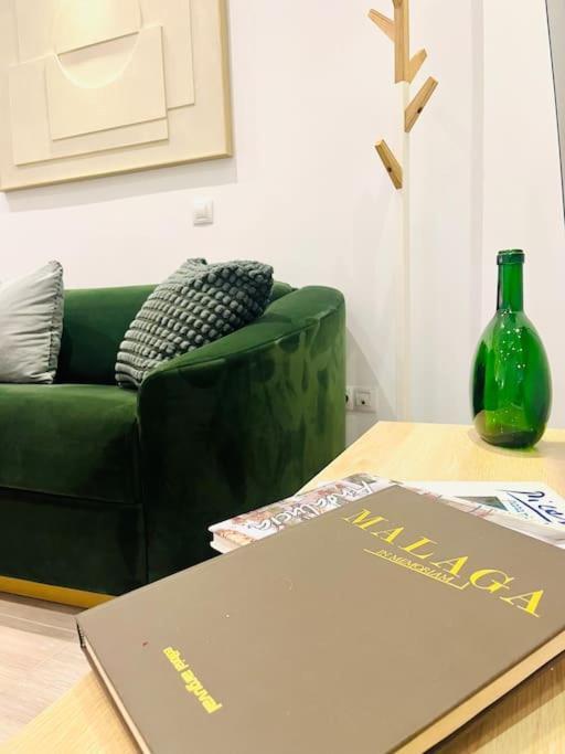 Apartament New Luxurious Studio With Patio/Center Malaga Zewnętrze zdjęcie