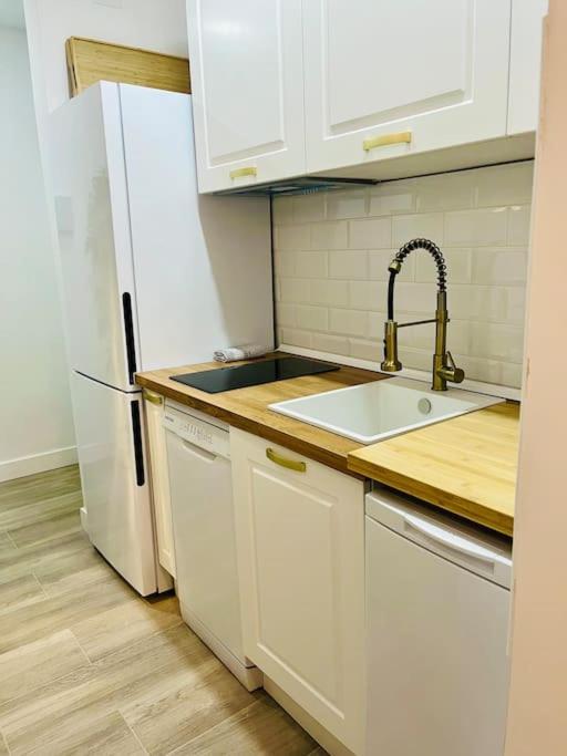 Apartament New Luxurious Studio With Patio/Center Malaga Zewnętrze zdjęcie